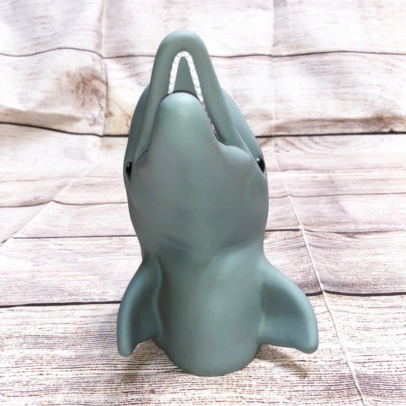 Vintage FLIPPER The DOLPHIN Movie Squirting Rubber Hand Puppet Pizza Hut 1996 - Picture 2 of 9